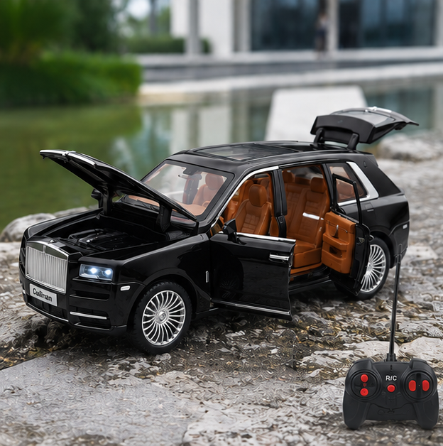 Rolls-Royce Cullinan Die-Cast Model Car 1:24 Remote Control | Opening Doors, Hood & Trunk | Black